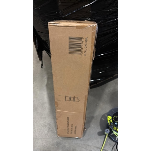 7447 - NEW 3 TIER STANDING AIRER