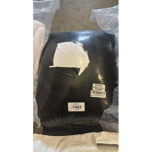 Lot 7483      