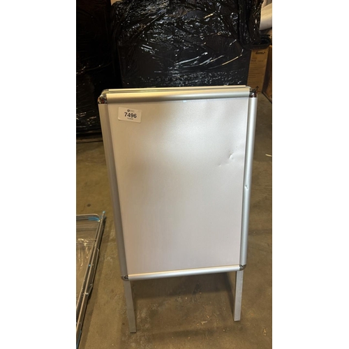 Lot 7496      