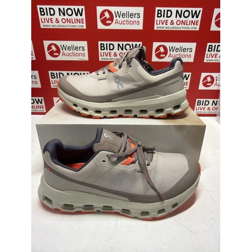 3124 - LADIES NEW ON CLOUD RUNNING TRAINERS, SIZE 7.5
