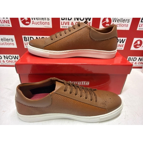 3127 - GENTS NEW LAMBRETTA PETER TRAINER, SIZE 10