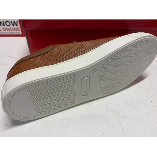 3127 - GENTS NEW LAMBRETTA PETER TRAINER, SIZE 10