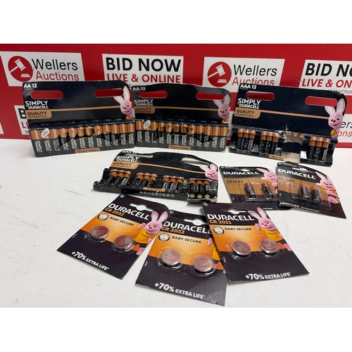 3154 - NEW SELECTION OF DURACELL BATTERIES AA, AAA'S, CR2032, MN21, LR21