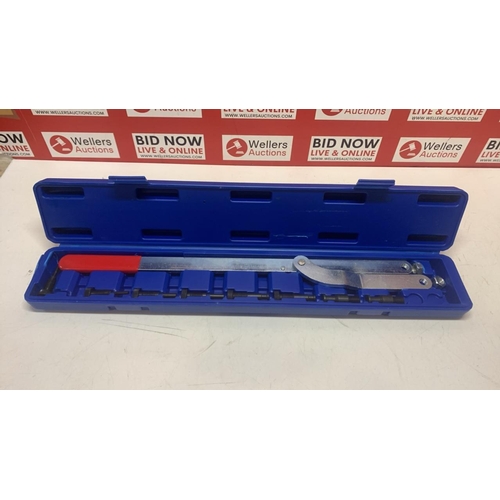 3355 - NEW UNIVERSAL PULLEY HOLDER AND FAN CLUTCH SET