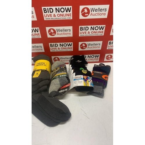 3358 - 4 PACKS OF NEW SOCKS