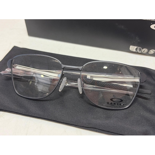 3394 - NEW OAKLEY DAGGER BOARD FRAME 00X3005 GLASSES