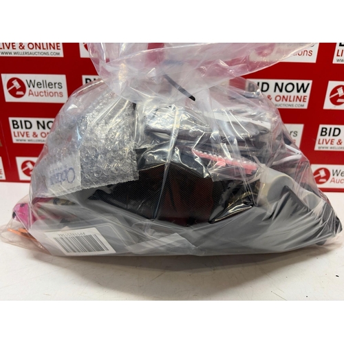 3414 - LARGE BAG OF SUNGLASSES & CASES MAINLY NEW