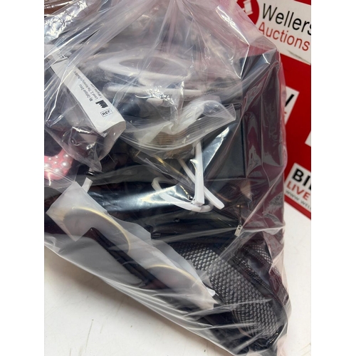 3414 - LARGE BAG OF SUNGLASSES & CASES MAINLY NEW