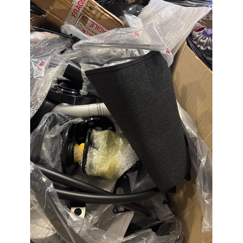 21 - PALLET OF MIXED ITEMS