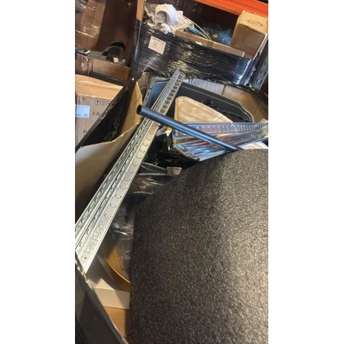 28 - PALLET OF MIXED ITEMS