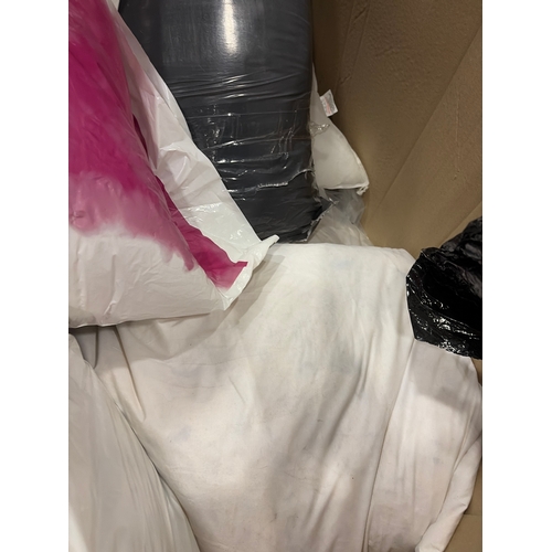 29 - PALLET FULL OF MIXED BEDDING, MOSTLY PACKAGED INC. SLUMBERDOWN