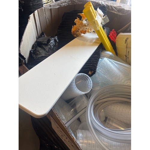 30 - PALLET OF MIXED ITEMS