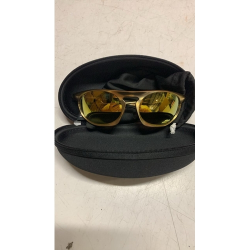Lot 8040      