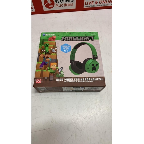 8046 - NEW MINECRAFT CHILDRENS WIRELESSS BLUETOOTH  HEADPHONES WITH PARENTAL VOLUME CONTROL