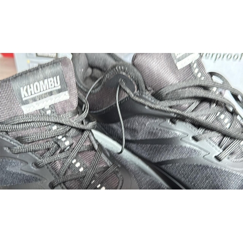 8556 - GENTS NEW KHOMBU WATERPROOF HIKER TRAINERS / UK 8