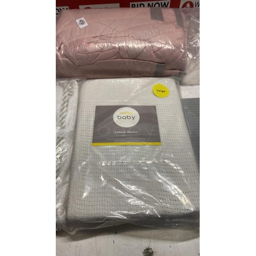 3029 - 4X NEW BABY BLANKET ITEMS INC CELLULAR BLANKET, MARTEX BABY BRAND