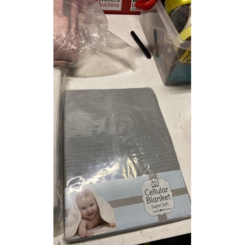 3029 - 4X NEW BABY BLANKET ITEMS INC CELLULAR BLANKET, MARTEX BABY BRAND
