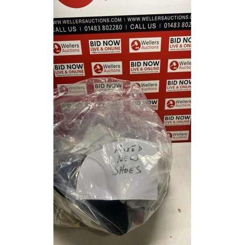 3039 - BAG OF MIXED NEW SHOES