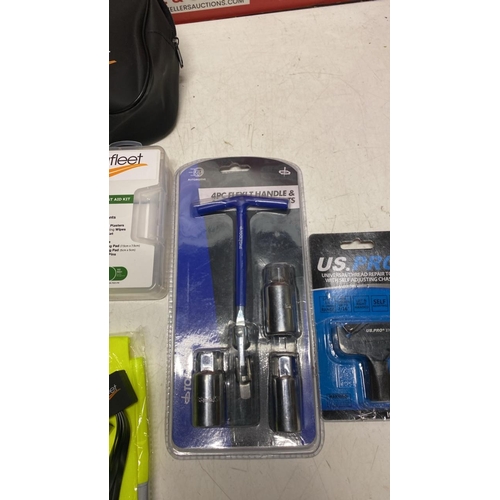 3051 - 1X NEW US.PRO UNIVERSAL THREAD REPAIR TOOL, 1X NEW 4PC FLEXI T HANDLE & SPARK PLUG SOCKETS, 2X NEW H... 