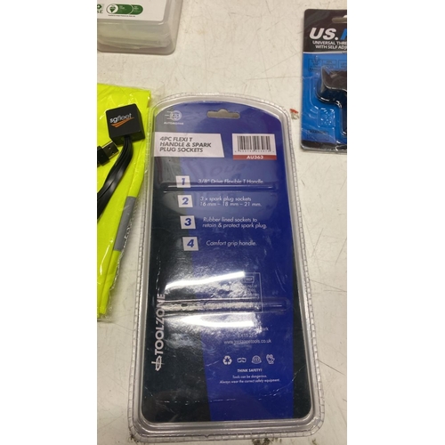3051 - 1X NEW US.PRO UNIVERSAL THREAD REPAIR TOOL, 1X NEW 4PC FLEXI T HANDLE & SPARK PLUG SOCKETS, 2X NEW H... 