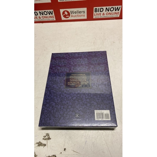 3053 - NEW QUILTING WITH LIBERTY FABRICS BOOK