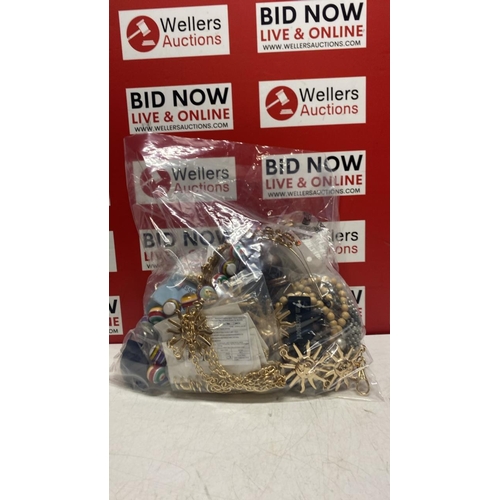 3057 - BAG OF MIXED JEWELLERY INC NECKLACES, BRACEKETS