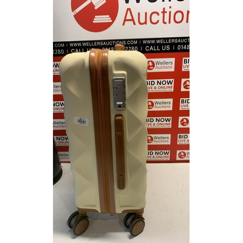 Lot 5041      