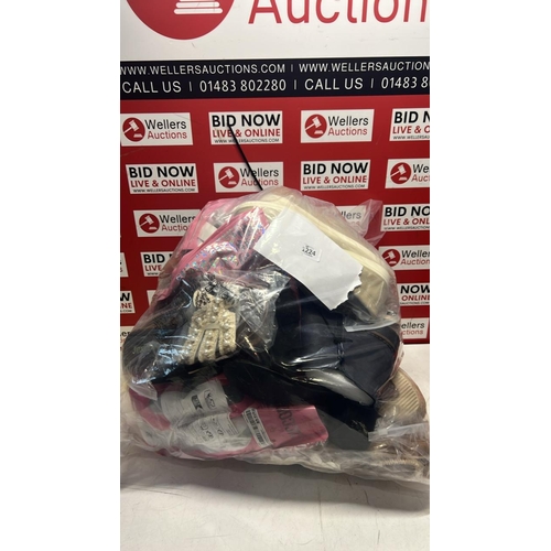 Lot 9029      