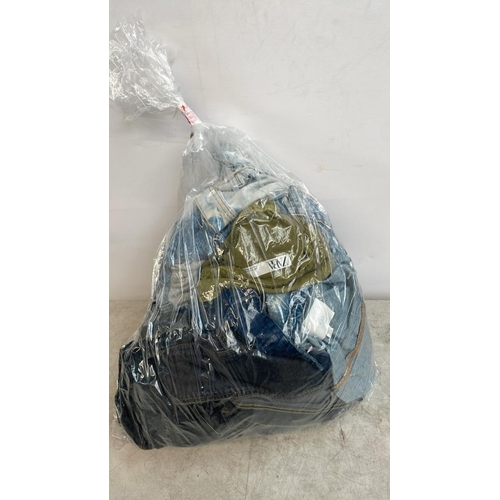 Lot 9057      