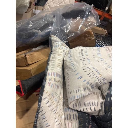 PALLET OF MIXED ITEMS