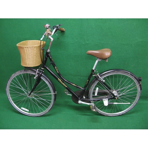 190 - Dawes Heritage Range Diploma bicycle with hub gears, Taktro brakes, metal mud guards, front basket, ... 