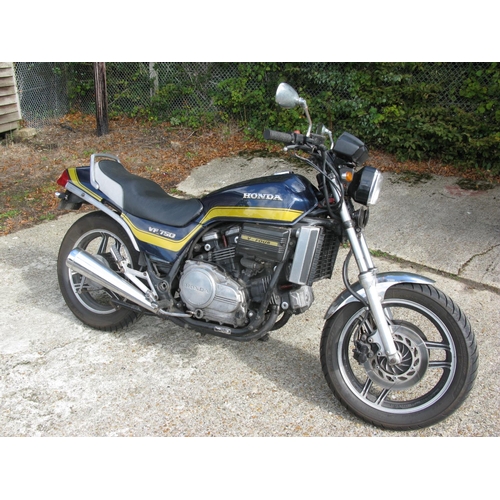 195 - 1982 Honda VF750 Sabre.  Registration Number: CWR 304Y.  Chassis Number: RC072001725.  Engine Number... 