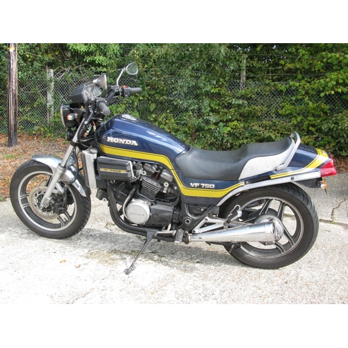 195 - 1982 Honda VF750 Sabre.  Registration Number: CWR 304Y.  Chassis Number: RC072001725.  Engine Number... 