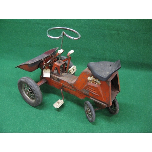 206 - 1950's Triang steel pedal loading shovel with rear wheel steering and lifting/tipping bucket in red ... 