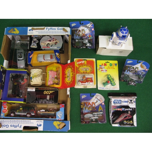 292 - Quantity of boxed tv and film toys based on James Bond, Star Wars, Muppets, Noddy, Looney Tunes etc