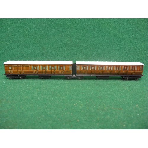 524 - Pre-war Hornby Dublo LNER articulated 3rd Class teak coaches Nos. 45401 and 45402 (with replacement ... 