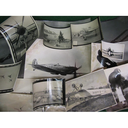 105 - Quantity of approx fifty black and white 1950's/1960's prints of varying quality featuring aircraft ... 