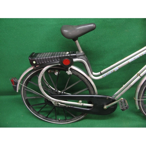 175 - This Montana Sport 18 bicycle has many novel features including the frame design, plastic spoked whe... 