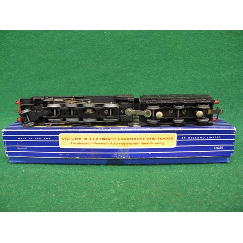 537 - Late 1950's Hornby Dublo LT25 3 Rail 8F 2-8-0 locomotive and tender No. 48158 in late BR black, boxe... 