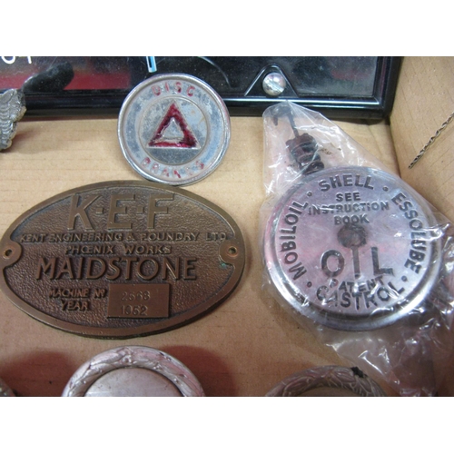 85 - Oil caps, disc brakes badge, Fiat laurels etc together with a 1952 makers plate for KEF Maidstone