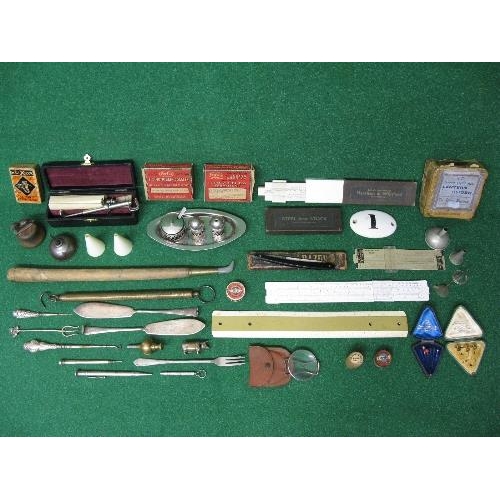 295 - Tray of collectables to include: spring balance, burnishing tool, razor, cased part set of studs, pi... 