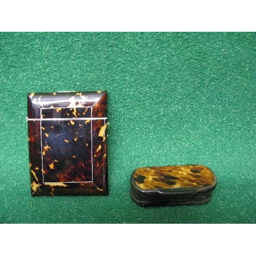 300 - Tortoiseshell card case together with a tortoiseshell and horn snuff box