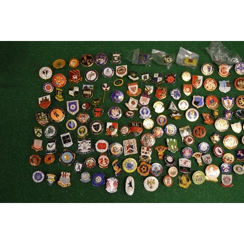 302 - Collection of approx 162 predominently Northern Premier, North West and East and Northern League foo... 