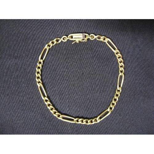 369 - 18ct gold bracelet