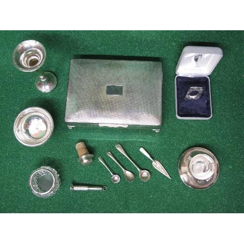 382 - Group of silver and silverplated items to include: cigarette box, miniature photograph frame, egg cu... 