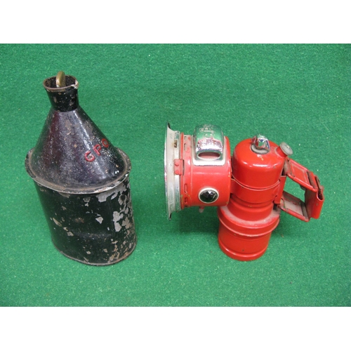 147 - Red carbide front lamp together with a metal can with brass stopper - 9