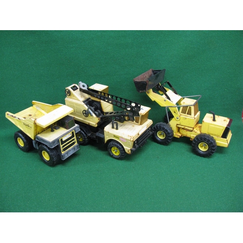 323 - Tonka dump truck, mobile crane and articulated loading shovel together with sixteen smaller Tonka ve... 