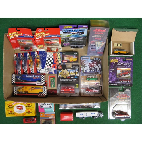 333 - Box of mostly boxed smaller scale model cars and lorries from Matchbox-International, Johnny Lightni... 