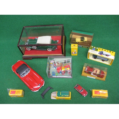 353 - Danbury Mint Cadillac V16 in display case, Polistil E Type, Rolls Royce Phantom 111, Vanguard lorry,... 