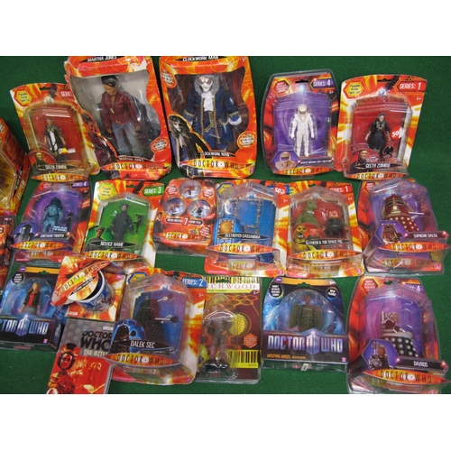 393 - Collection of approx twenty three  TV series based items to include: Dr Who boxed plastic figures, D... 